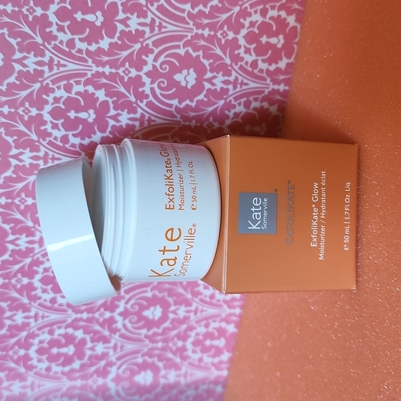NIB Kate Somerville - Exfolikate Glow Moisturizer - Picture 2 of 6